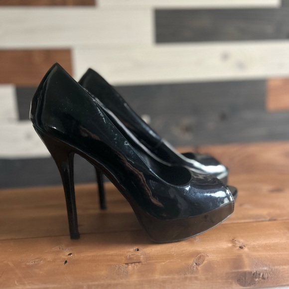 Peep-toe black heels shoes - Picture 3 of 3
